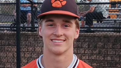 Reece Franks settles in after shaky start for Wheaton Warrenville South