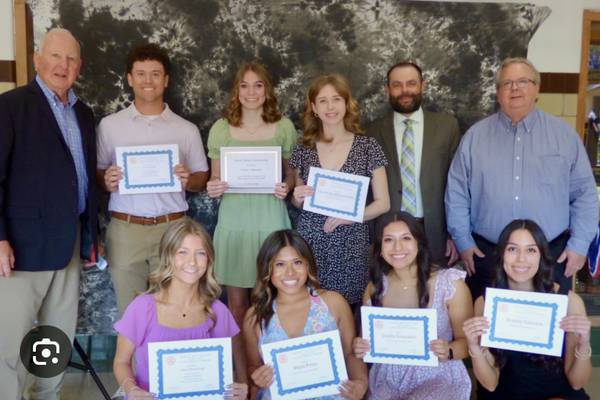 Morris Rotary awards 8 scholarships to high school students