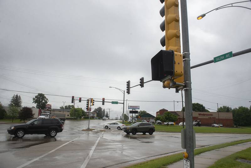 Traffic passes through the intersection of Lowell Park Road and Galena Avenue in Dixon on Wednesday, June 8, 2022.