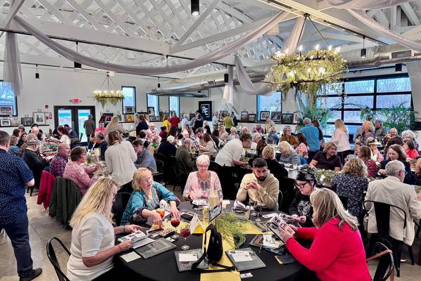 Art Dash draws crowd, raises funds for Oregon’s Serenity Hospice and Home