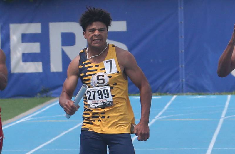 Sterling's Maurice Delacruz runs in the 4x200 meter relay during the IHSA Class 2A Boys Track & Field State Finals on Saturday, May 31, 2025 at Eastern Illinois University in Charleston.