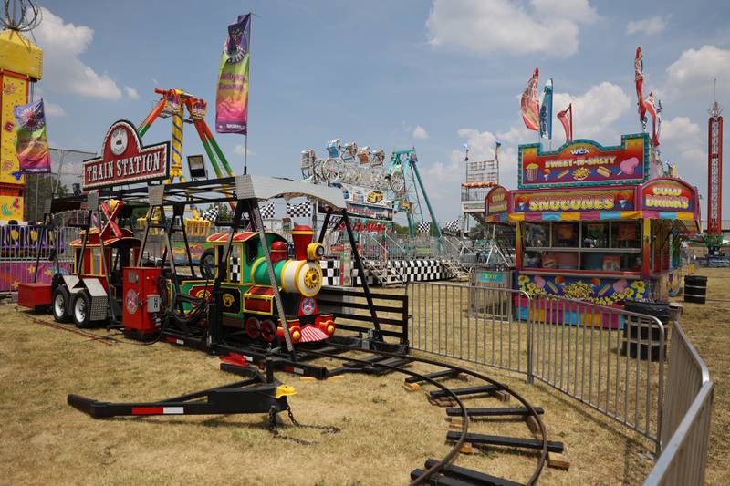 Photos Joliet Sets Up for the Taste Shaw Local