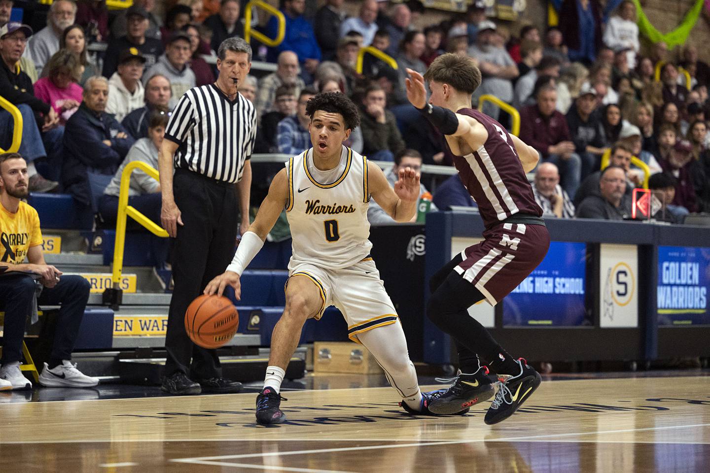 Sterling’s Andre Klaver handles the ball against Moline Friday, Feb. 10, 2023.