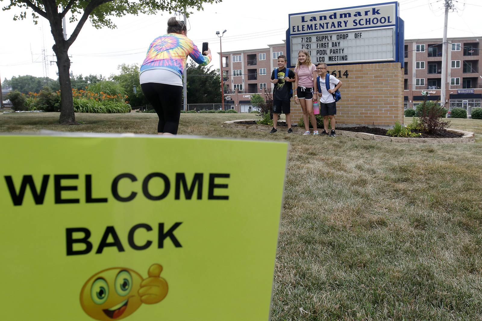 Photos First day back to school at Landmark Elementary in McHenry Shaw Local
