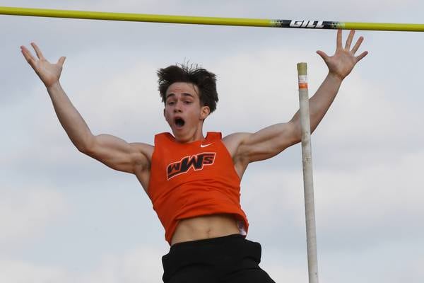 Zachary Turner throws PR in shot put to help host Wheaton Warrenville South take third at Red Grange invite