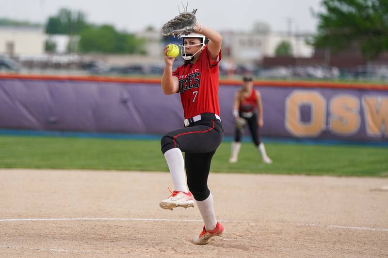 Yorkville's Peyton Levine (7) delivers a pitch against Oswego during a softball game at Oswego High School on Thursday, May 15, 2025.