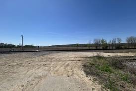 Oregon Police: Man suffers serious injuries in train vs. vehicle crash early Wednesday