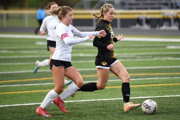 Herscher tops Manteno on senior night, finishes 5th straight perfect conference season