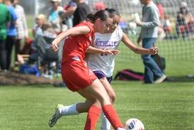 Photos: Oregon edges Rochelle 3-2