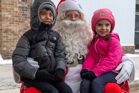 Photos: Mendota Chamber hosts annual Christmas event