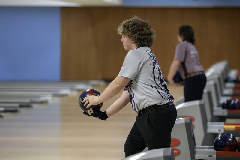 Dixon’s Cody Geil prepares to thrown during bowling regionals Saturday, Jan. 14, 2023 in Dixon.