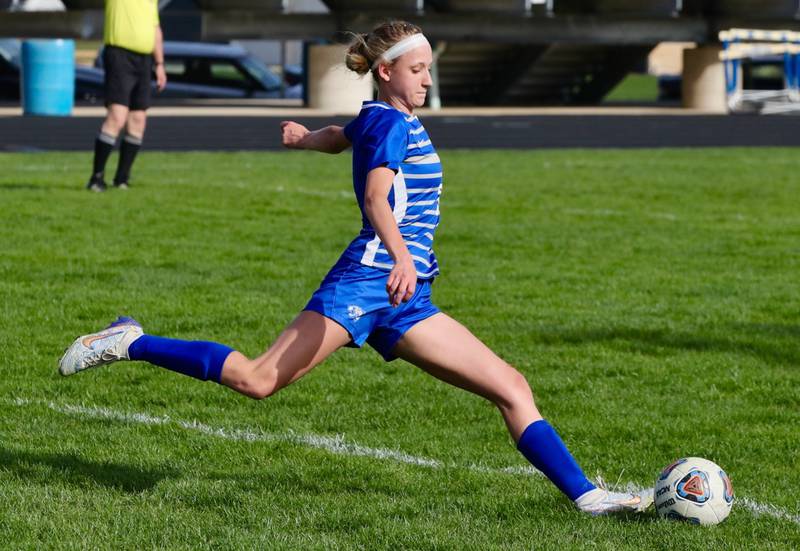 Princeton's Chloe Ostrowski plays the ball Thursday at Bryant Field.