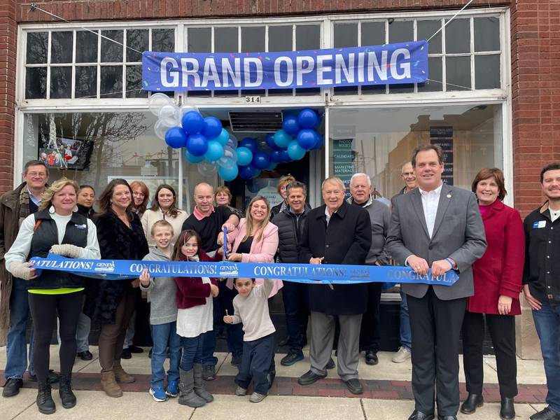 Daniele Saunders Photography hosted a ribbon-cutting ceremony to celebrate the opening of its new space at 314 W. State Street in Geneva on January 12, 2023 alongside members of the Geneva and Batavia chambers of commerce.