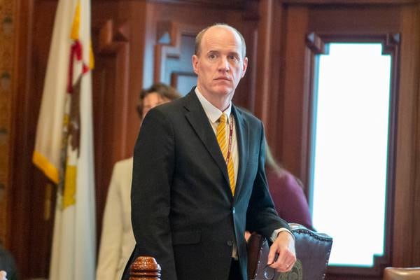 As energy bill continues to take shape, a key Senate architect plans to retire