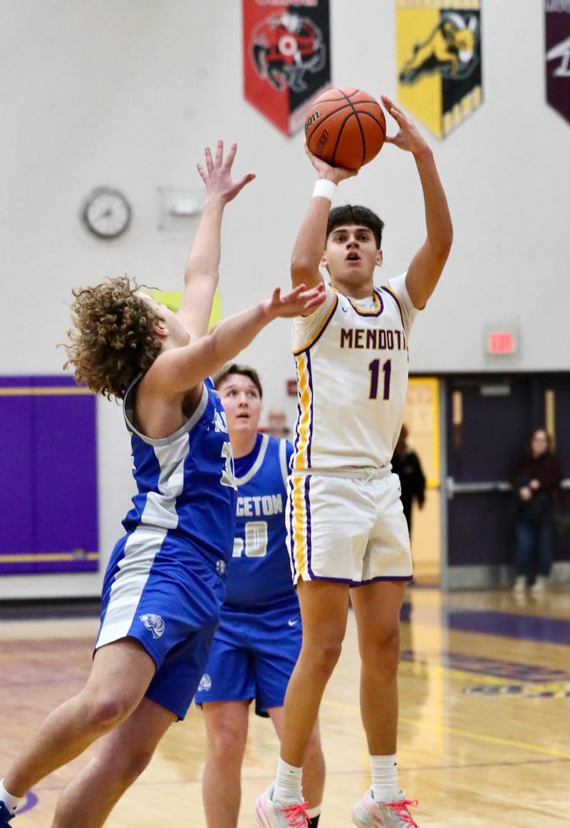 Mendota's Izaiah Nanez fires against Princeton Friday night. He scored a game-high 28 points.