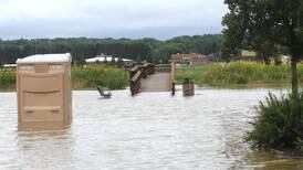 Heavy rain, flash flooding hits northwestern Illinois
