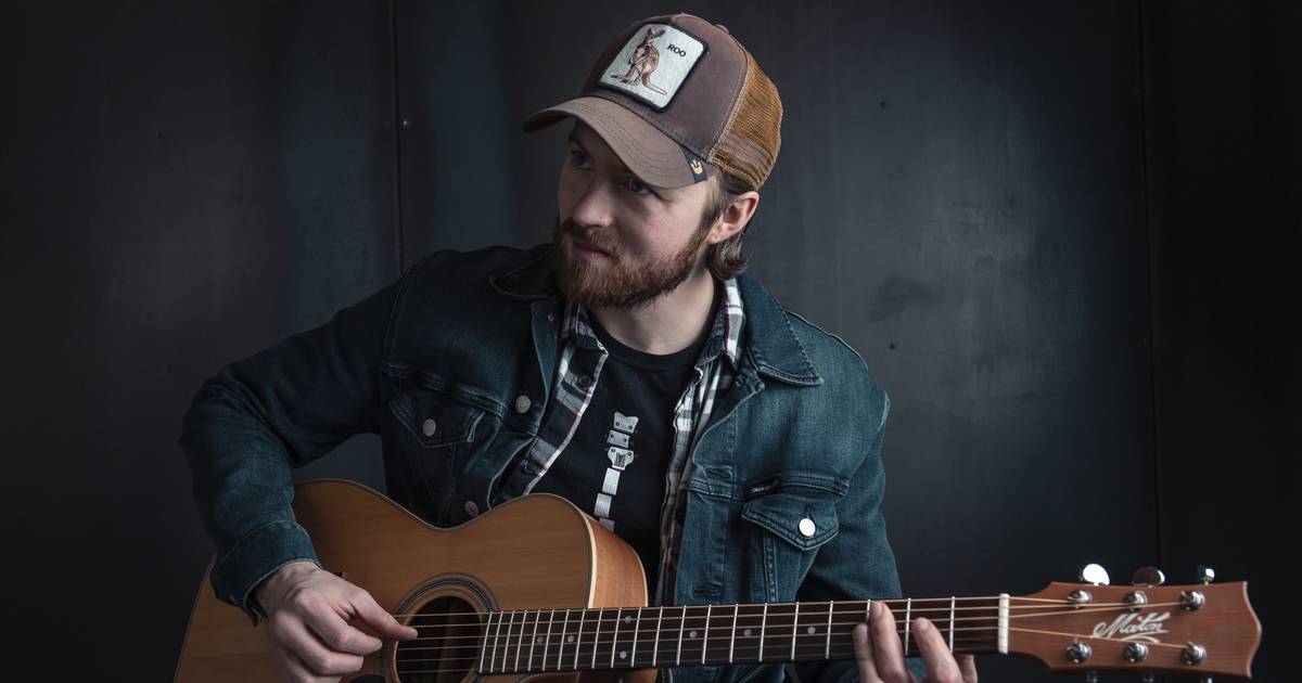 Australian guitar virtuoso Joe Robinson to perform at Elmhurst University