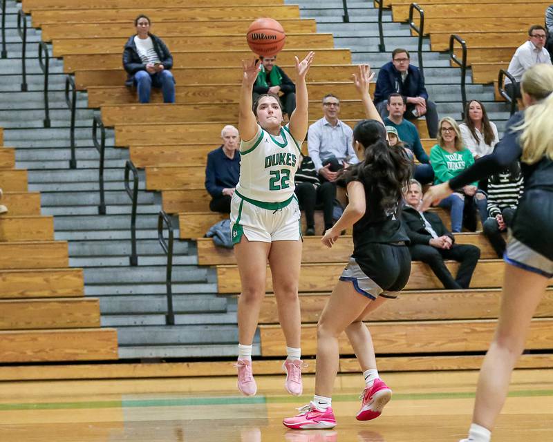 York's Amelie Van Heukelum (22) shoots a jump shot in their York Thanksgiving Tournament game between Oswego East at York on Monday, Nov 18, 2024  in Elmurst.