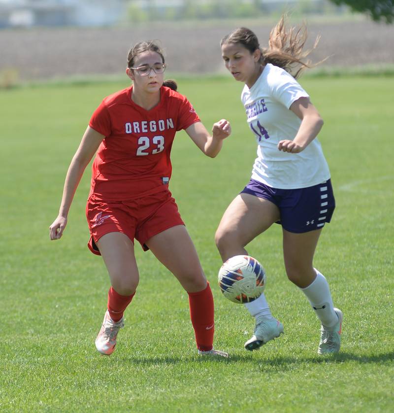 Oregon's Arianna Hammer (23) and Rochelle's Makayla Lara chase the ball on Saturday, May 10, 2025 at Oregon Park West.