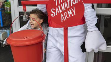 Photos: Sterling Fire, Police departments go head to head for donations