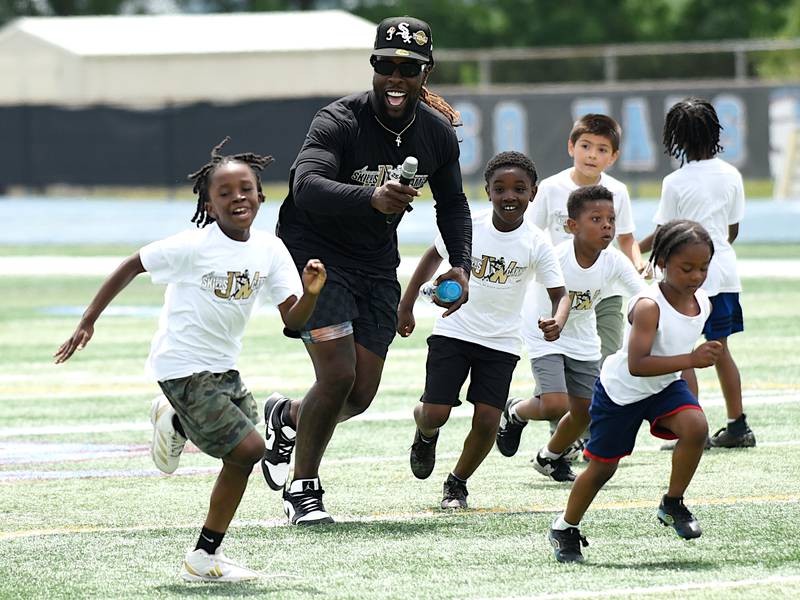 Jonathan Ward growing as community, NFL leader