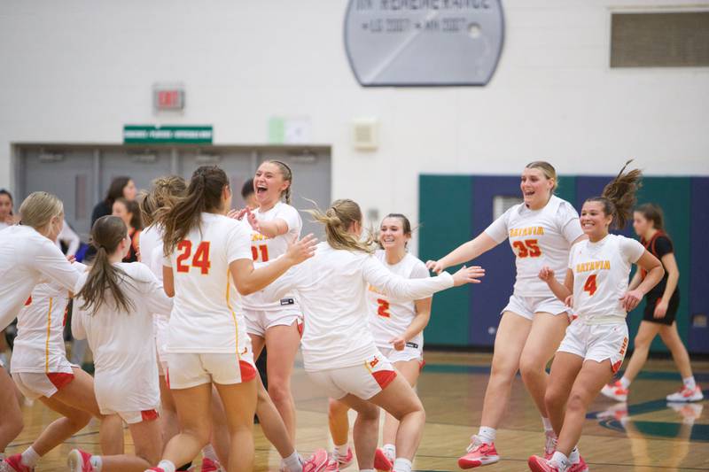 Batavia celebrates the win over Wheaton Warrenville South at the Class 4A Regional Final on Friday, Feb.26,2024 in Bartlett.
