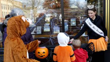 McHenry County trick-or-treating hours for Halloween 2025