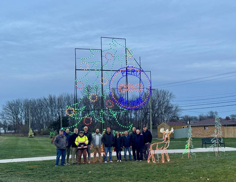 The Peru Citizen Service Organization has unveiled its first holiday light display at the roundabout located at Plank and Shooting Park roads in Peru.
