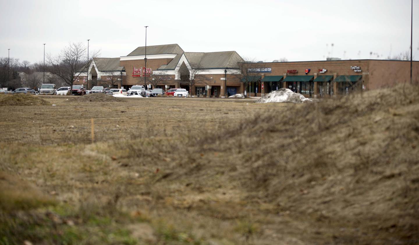 St. Charles officials are expected to review plans this spring for a four-building development at the northeast intersection of Kirk Road and Main Street/Route 64. The developer hopes to bring a mix of restaurant and entertainment uses to about 8 acres of vacant land just south of the Jewel strip mall.