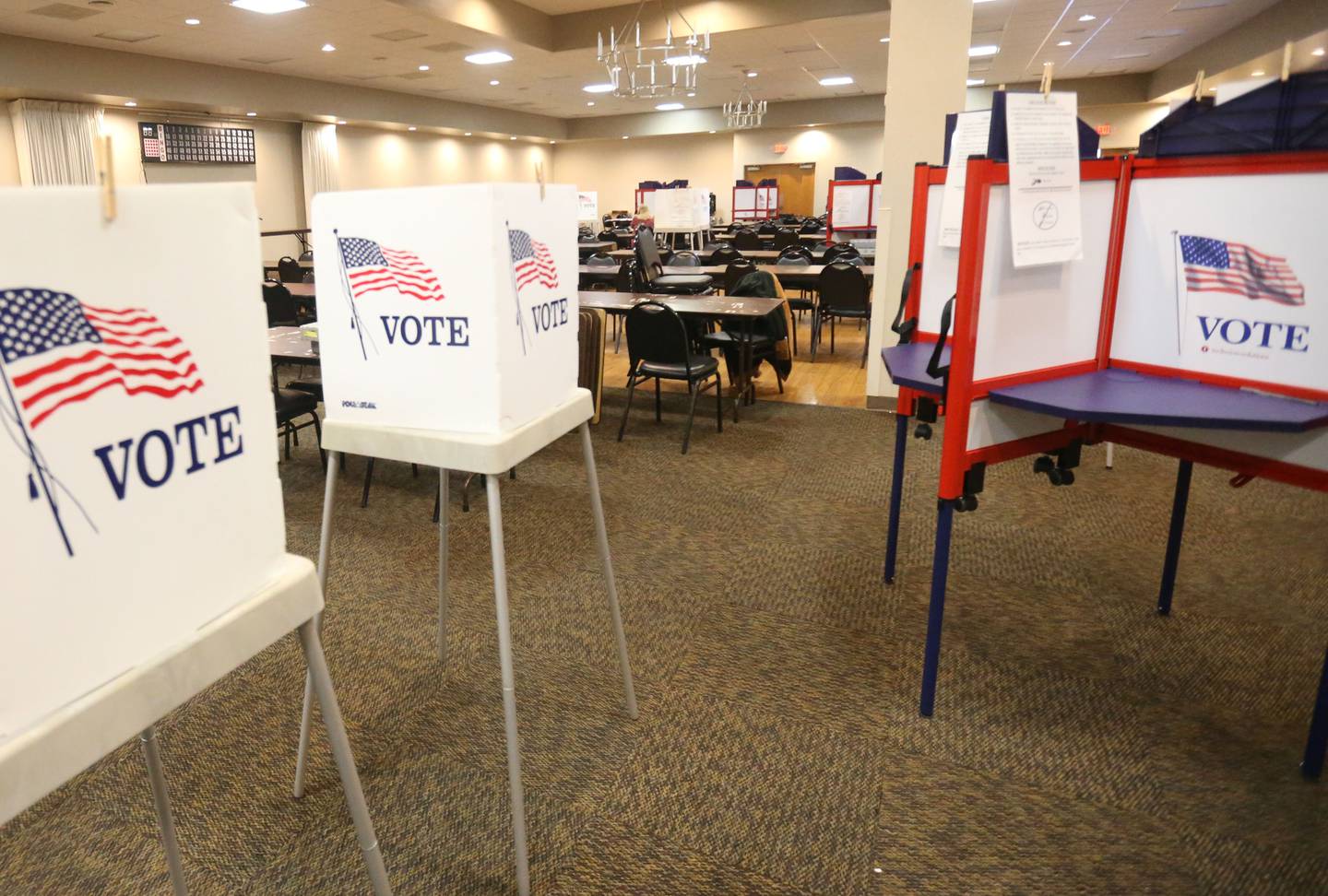 Empty voting booths are vacant on Tuesday, March 17, 2026 at River's Edge Event Center in Ottawa.