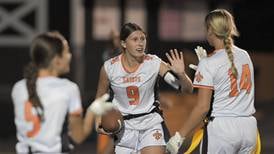 Ari Bigda, Addie Schilb pace St. Charles East’s two-way effort in win over Wheaton-Warrenville South 