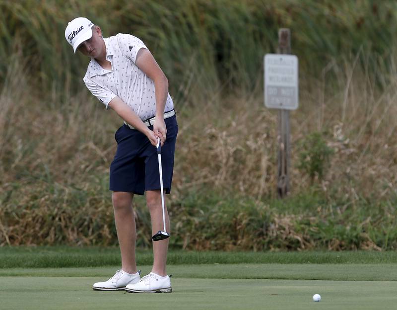 Rochelle's Ian Metzger putts on the eighth green during the IHSA Class 2A Crystal Lake South Boys Golf Regional on Wednesday, Oct. 1, 2025 at RedTail Golf Club in Lakewood.