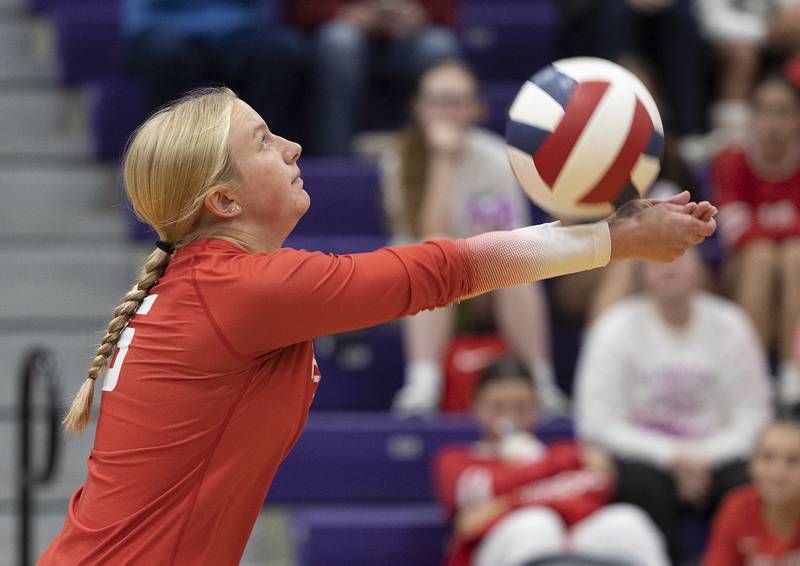 Oregon’s Emma Eckerd makes a pass against Dixon Thursday, Oct. 9, 2025.