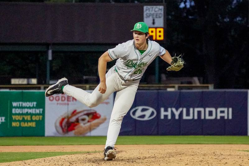 York's Ryan Sloan (26) delivers a 98 mile an hour pitch against McHenry during a Class 4A Kane County supersectional baseball game at Northwestern Medicine Field in Geneva in June 2024.