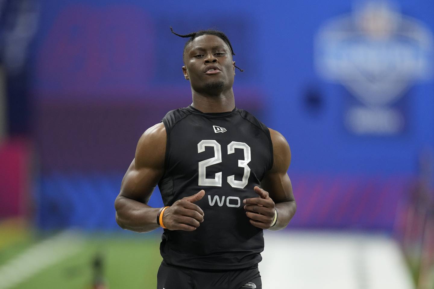 Georgia wide receiver George Pickens runs the 40-yard dash at the NFL scouting combine, Thursday, March 3, 2022, in Indianapolis.