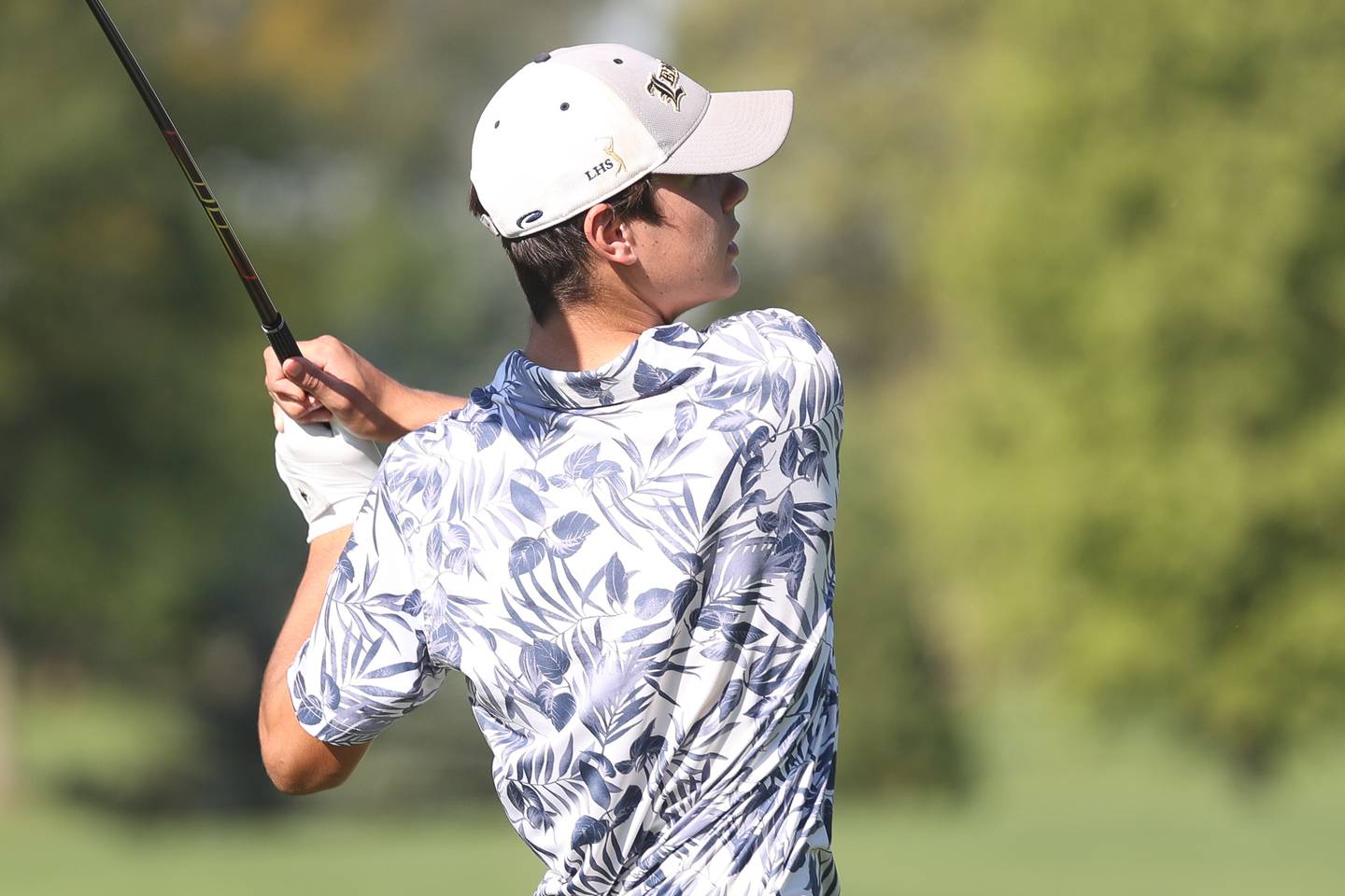 Lemont’s Matthew Devoy tees off the hole 1 in the Class 2A Lemont Golf Sectional at Wedgewood Golf Course in Plainfield on Monday, Oct. 2, 2023.