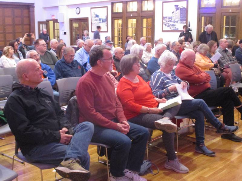 A large crowd gathered at the Baker Community Center in St. Charles on Nov. 15 to hear strategies for moving the Tri-Cities away from coal as a power source. (Photo for the Kane County Chronicle by Mark Foster)