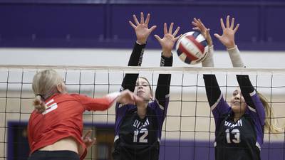 Dixon volleyball builds big leads, pulls away from Oregon
