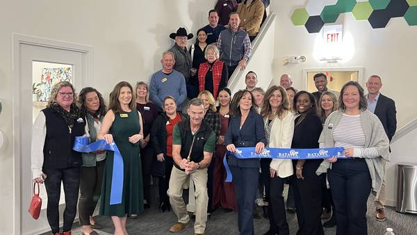 Batavia Chamber celebrates Home Instead Fox River Valley‘s new location