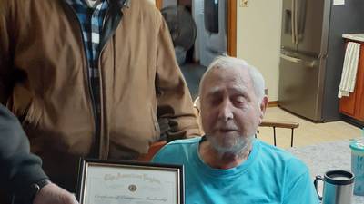 Dixon American Legion presents award to longtime member