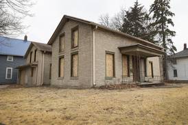Sterling city leaders debate fate of house, decide it will be demolished