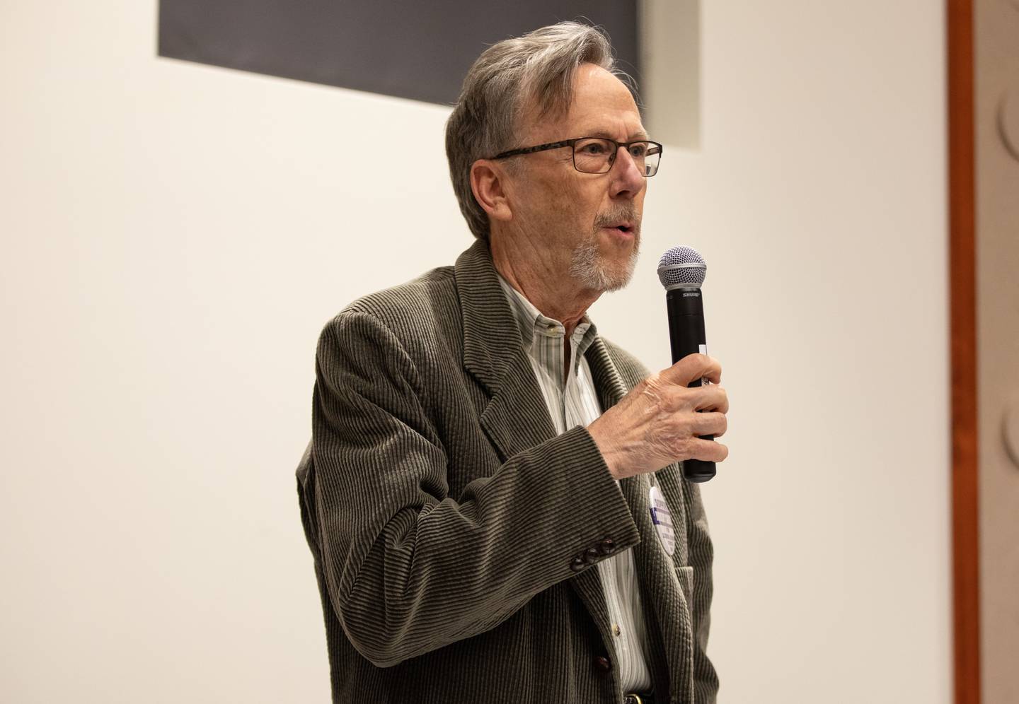 Geneva School District 304 Board Member Candidate Robert Larry Cabeen speaks during the League of Women Voters' Public Forum at the Geneva Public Library on Thursday, Feb. 16, 2023.