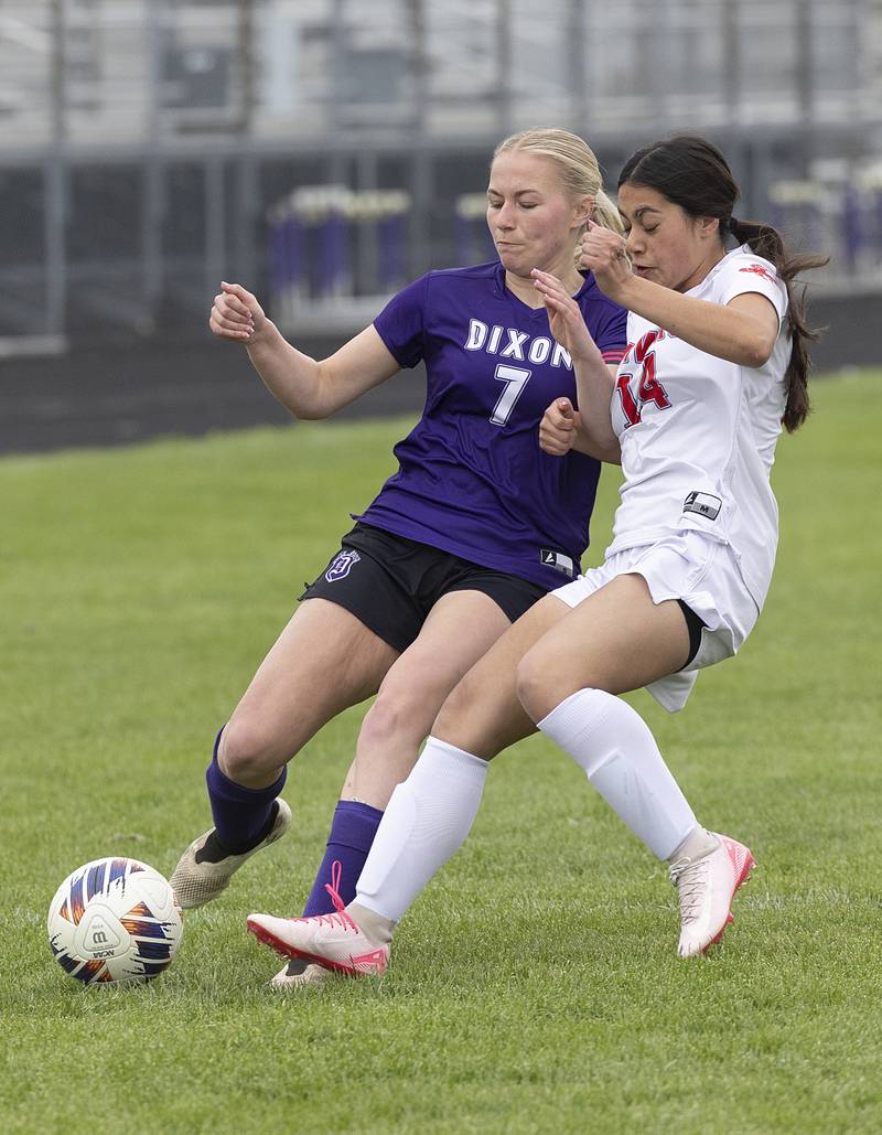 Dixon’s Micki Worrell and Oregon’s Sophia Stombaugh chase after the ball Friday, May 1, 2026.