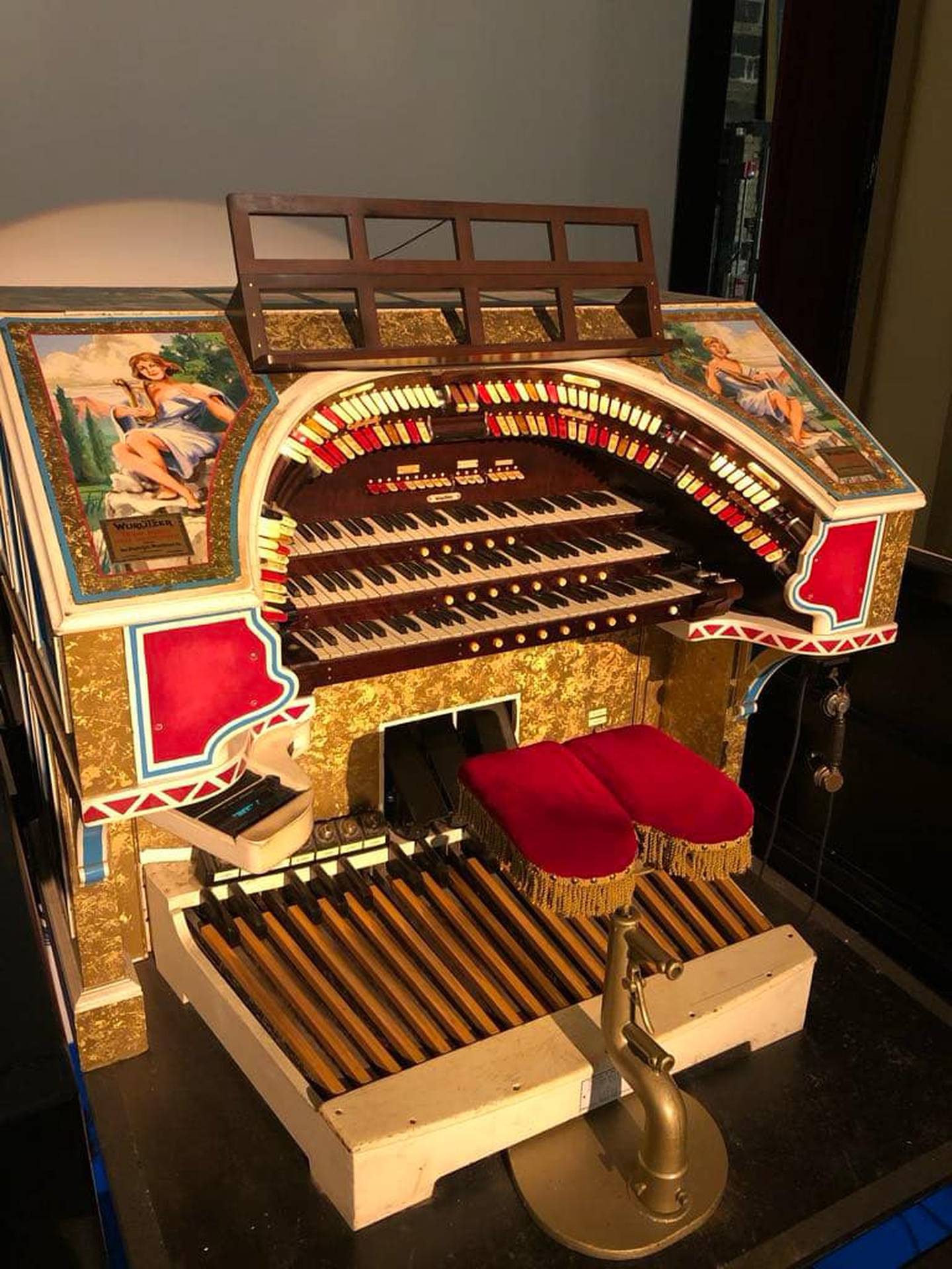 Walt Strony will perform on the organ at Tivoli Theatre (shown) in Downers Grove on Nov. 10, 2024.