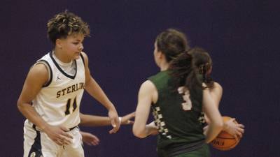 Photos : Sterling Golden Warriors vs. Lincoln  Railsplitters in Girls Basketball.