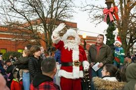 5 Things to Do: Holiday Parade of Lights, Tree Lighting in Downers Grove and more this weekend
