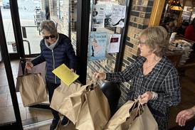 Seniors around McHenry County enjoy Thanksgiving meals, thanks to community support