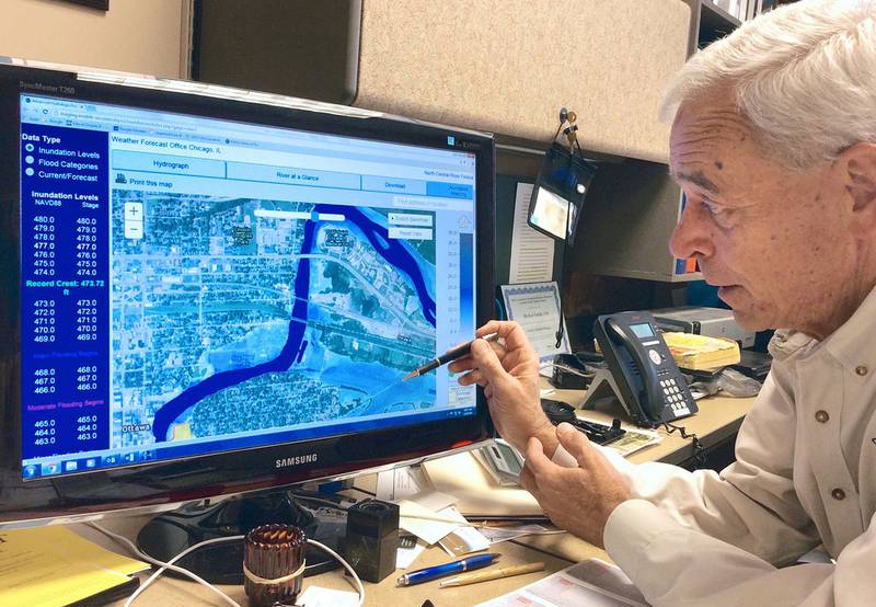 Mike Sutfin explains flood mapping.