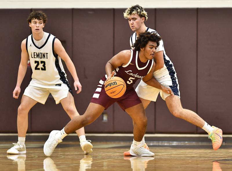 Lockport's Nathan Munson in action during the WJOL tournament championship game against Lemont on Saturday, NOV. 29, 2025, at Joliet.