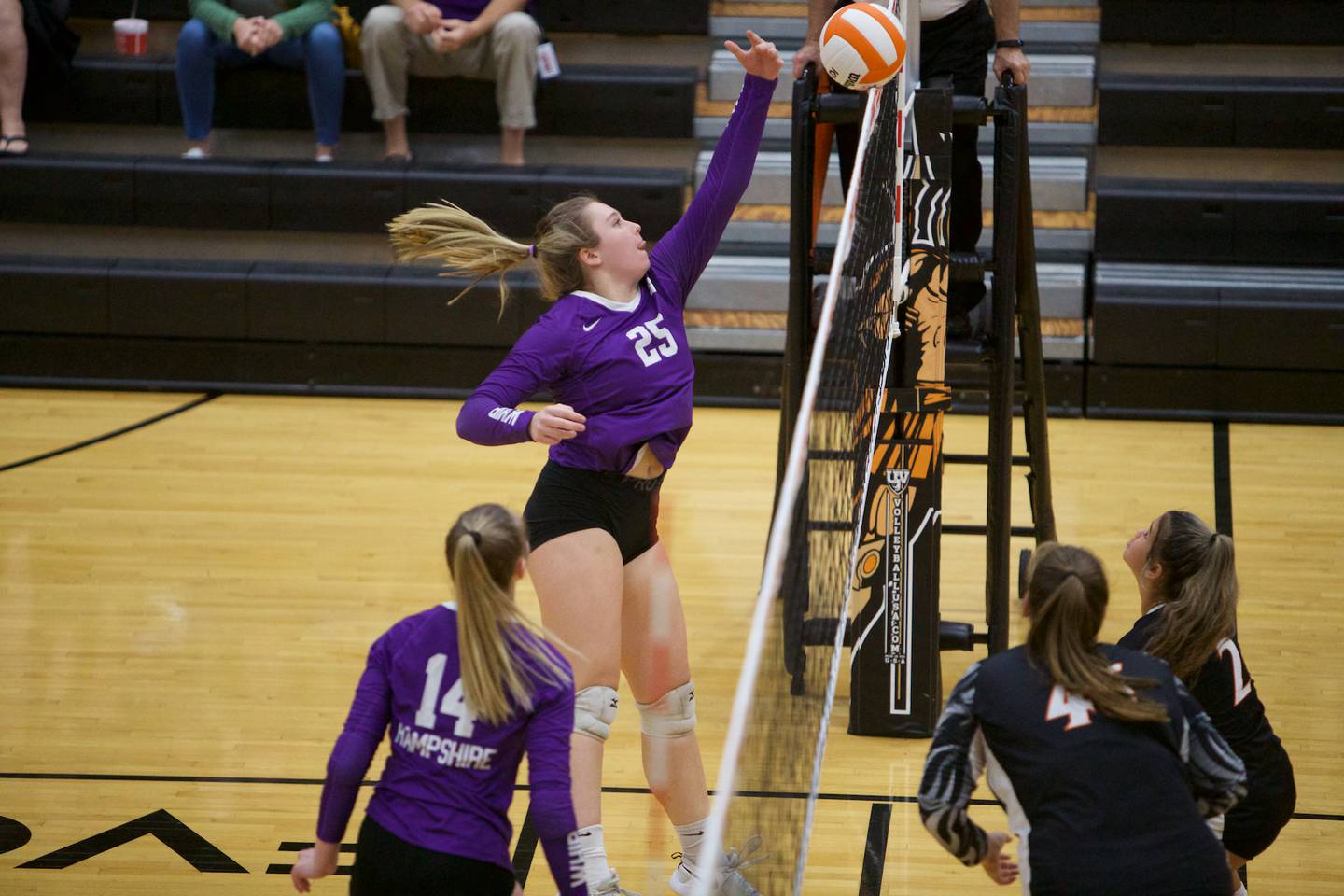 Hampshire's Emilia Frankiewicz  with the kill shoot against McHenry on Tuesday, Sept. 6,2022 in McHenry.
